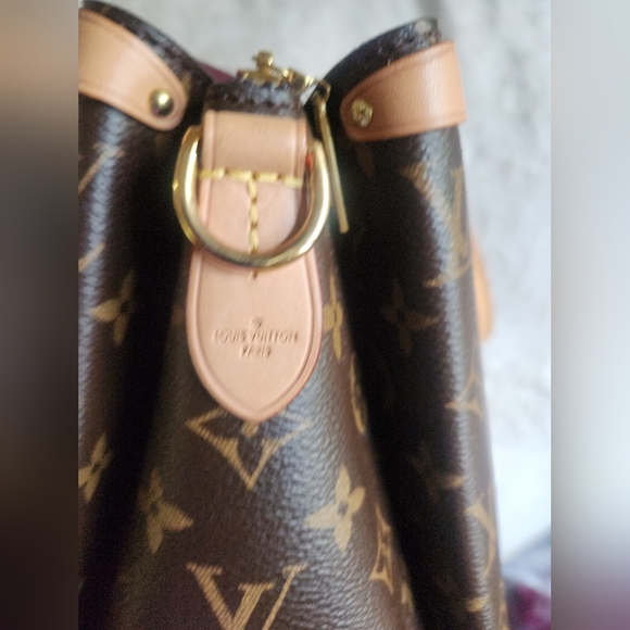 Louis Vuitton Soufflot MM Monogram Shoulder Bag Brown - Picture 11 of 15